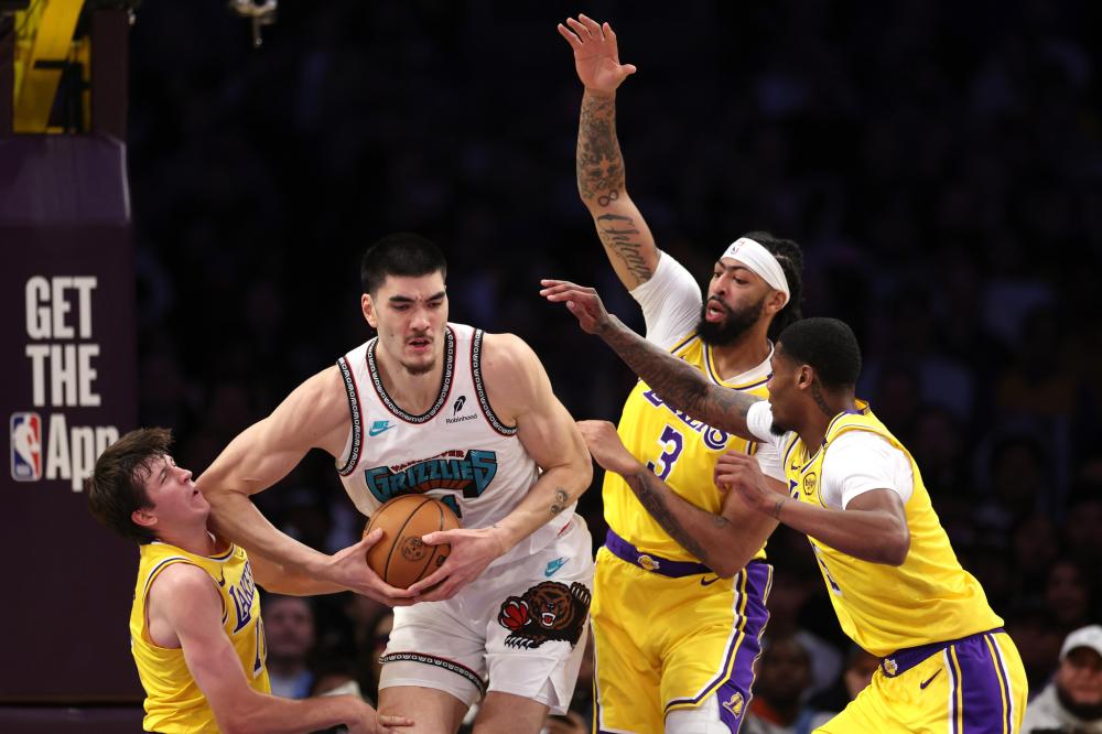 场上局势依 场上局势依